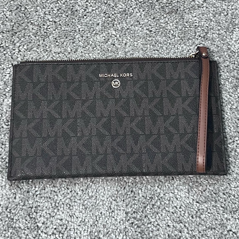 Michael Kors wristlet